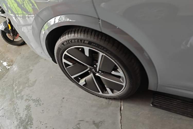 Used Li Auto L7 2025 Ultra Smart Refreshed Edition Right Rear Wheel Hub