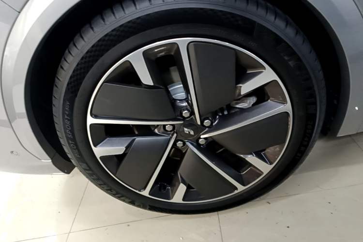 Used Li Auto L7 2025 Max Smart Refresh Edition Right Rear Wheel Hub