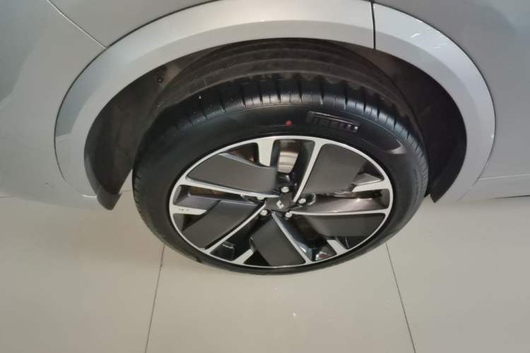 Used Li Auto L7 2025 Max Smart Refresh Edition Right Rear Wheel Hub