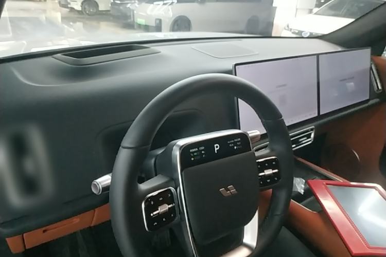 Used Li Auto L7 2025 Max Smart Refresh Edition Center Console