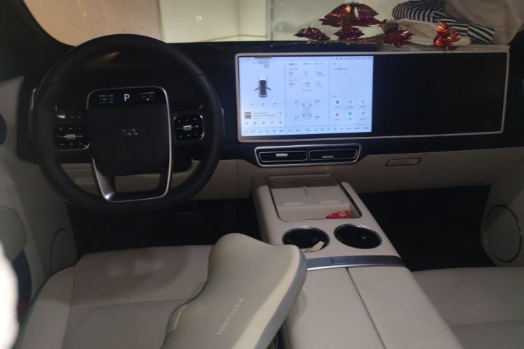 Used Li Auto L7 2025 Pro Smart Refresh Edition Center Console