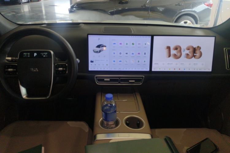 Used Li Auto L7 2025 Pro Smart Refresh Edition Center Console