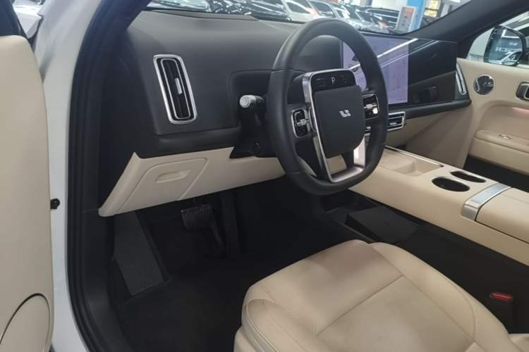 Used Li Auto L7 2025 Ultra Smart Refreshed Edition Center Console