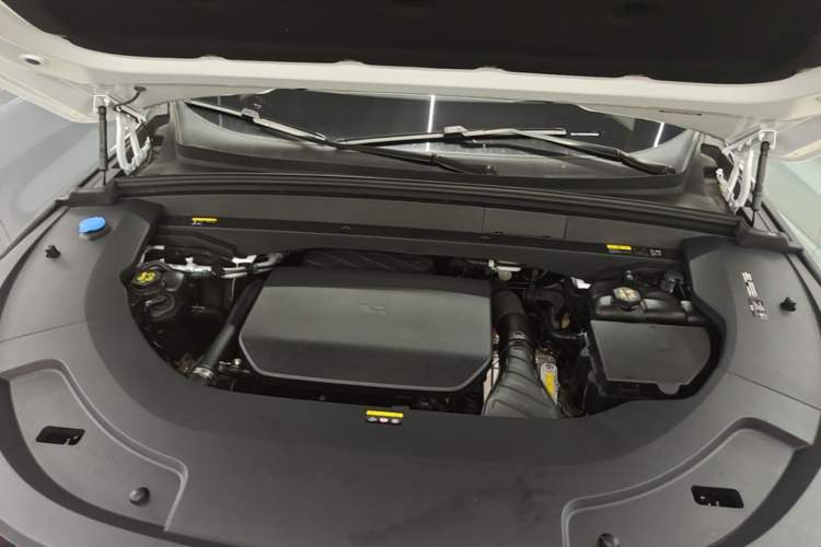 Used Li Auto L7 2025 Ultra Smart Refreshed Edition Engine Bay