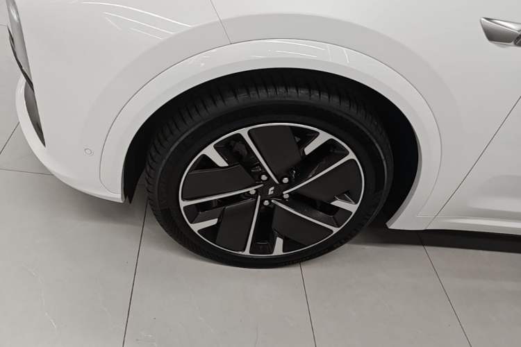 Used Li Auto L7 2025 Ultra Smart Refreshed Edition Exterior 4