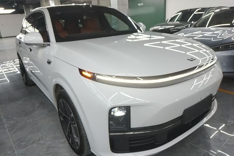 Used Li Auto L7 2025 Max Smart Refresh Edition Front Right 45 Deg