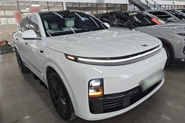 Used Li Auto L7 2025 Max Smart Refresh Edition Front Right 45 Deg