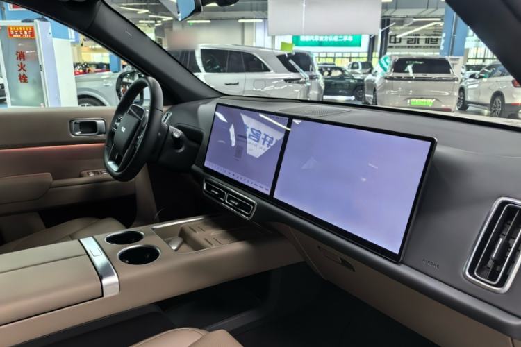 Used Li Auto L7 2025 Max Smart Refresh Edition Interior 10