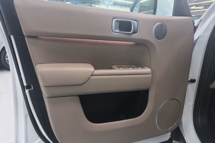 Used Li Auto L7 2025 Max Smart Refresh Edition Interior 2