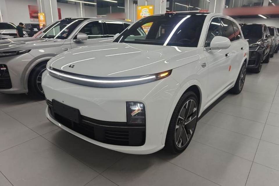 Li Auto L7 2025