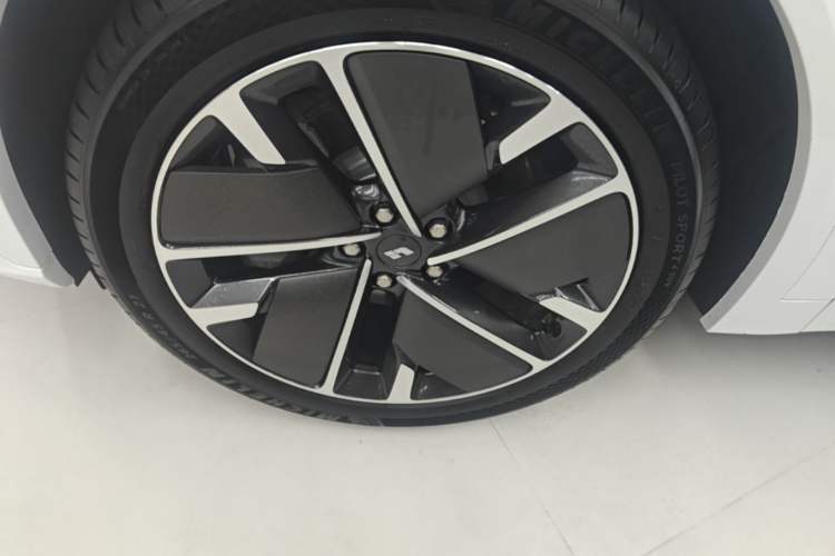 Used Li Auto L7 2025 Ultra Smart Refreshed Edition Left Front Wheel Hub