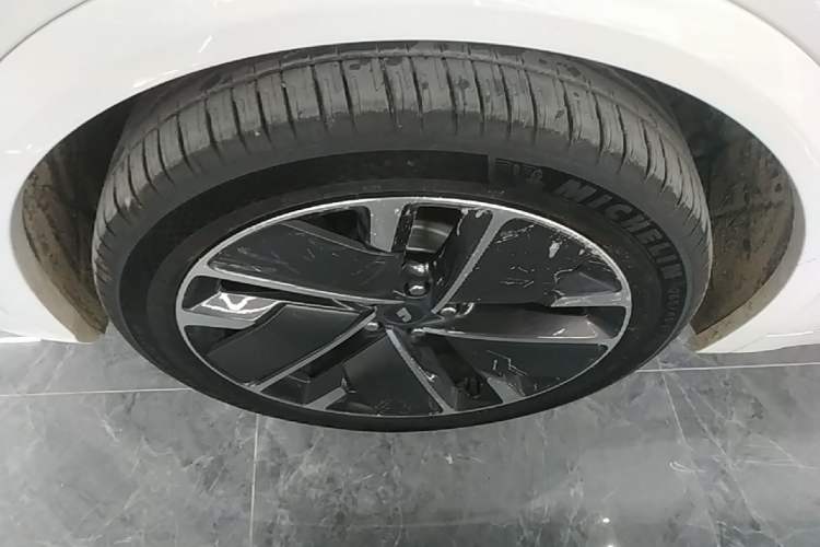 Used Li Auto L7 2025 Max Smart Refresh Edition Left Front Wheel Hub