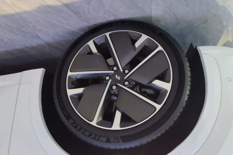 Used Li Auto L7 2025 Ultra Smart Refreshed Edition Left Front Wheel Hub