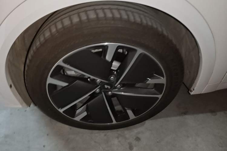 Used Li Auto L7 2025 Max Smart Refresh Edition Left Front Wheel Hub