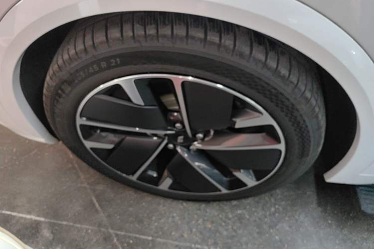 Used Li Auto L7 2025 Max Smart Refresh Edition Left Front Wheel Hub