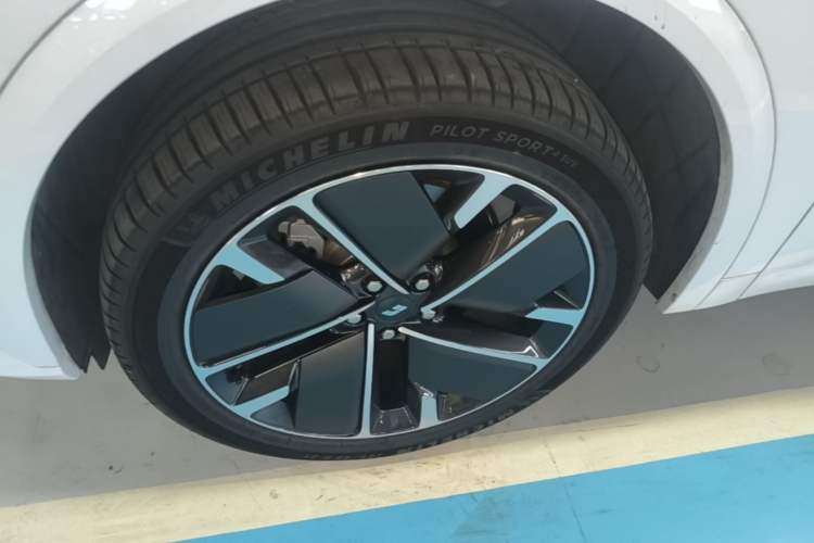 Used Li Auto L7 2025 Ultra Smart Refreshed Edition Left Front Wheel Hub