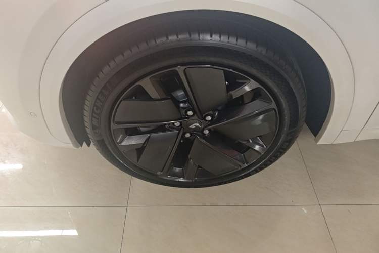 Used Li Auto L7 2025 Max Smart Refresh Edition Left Front Wheel Hub