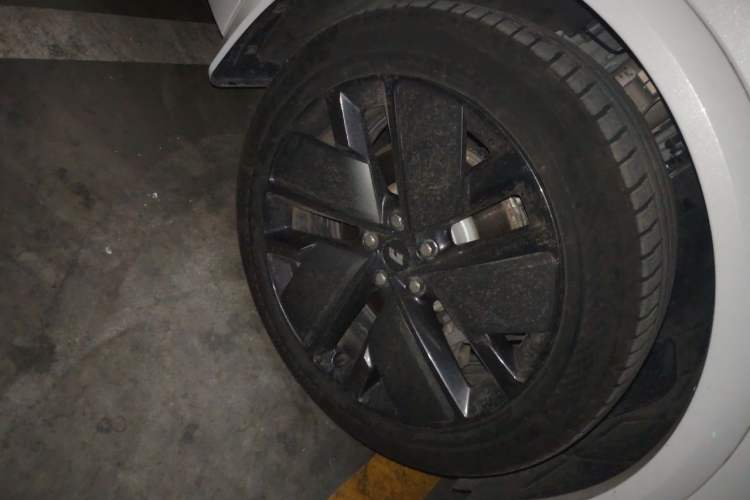 Used Li Auto L7 2025 Max Smart Refresh Edition Right Front Wheel Hub