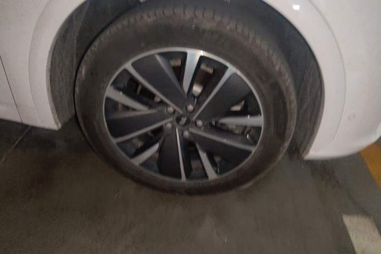 Used Li Auto L7 2025 Max Smart Refresh Edition Right Front Wheel Hub