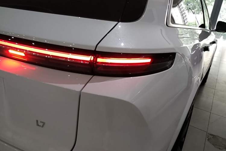Used Li Auto L7 2025 Max Smart Refresh Edition Right Rear Taillight
