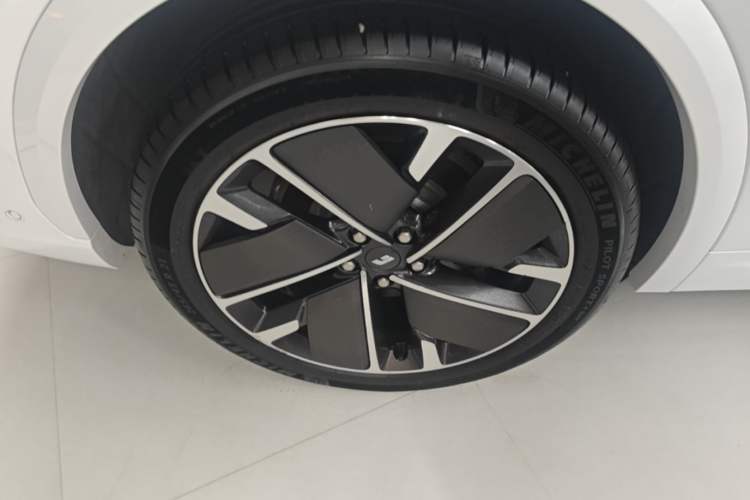 Used Li Auto L7 2025 Ultra Smart Refreshed Edition Right Rear Wheel Hub