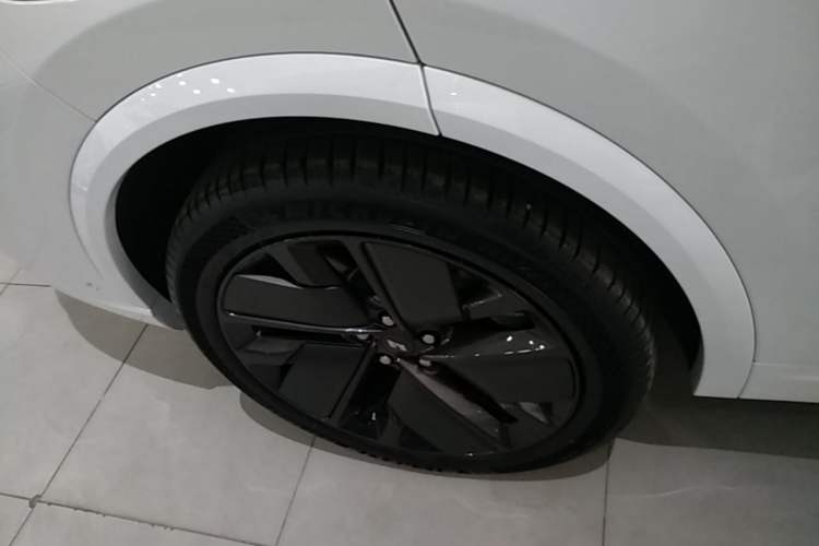 Used Li Auto L7 2025 Max Smart Refresh Edition Right Rear Wheel Hub