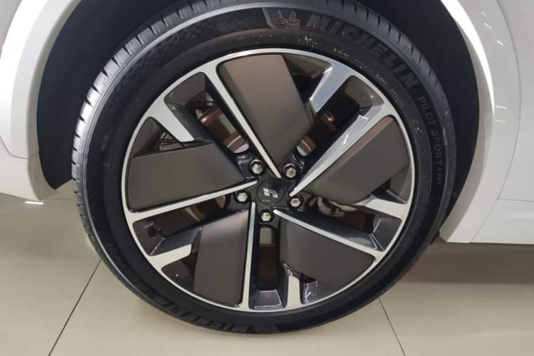 Used Li Auto L7 2025 Ultra Smart Refreshed Edition Right Rear Wheel Hub