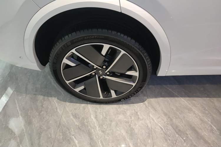 Used Li Auto L7 2025 Ultra Smart Refreshed Edition Right Rear Wheel Hub