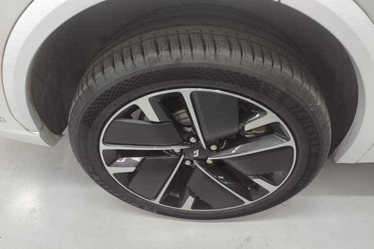 Used Li Auto L7 2025 Ultra Smart Refreshed Edition Right Rear Wheel Hub