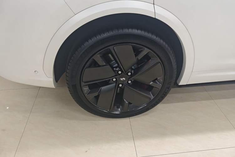 Used Li Auto L7 2025 Max Smart Refresh Edition Right Rear Wheel Hub