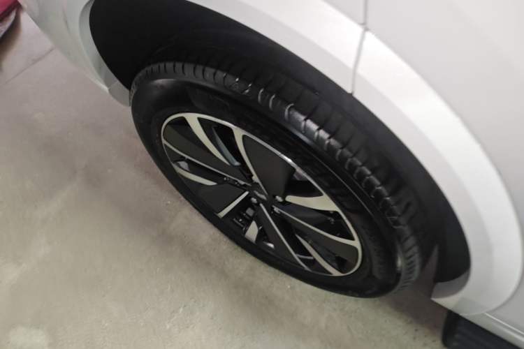 Used Li Auto L7 2025 Max Smart Refresh Edition Right Rear Wheel Hub