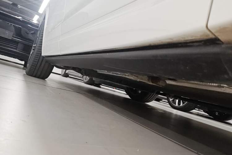 Used Li Auto L7 2025 Ultra Smart Refreshed Edition Right Side Sill