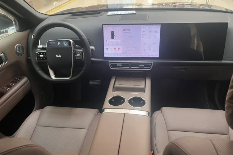 Used Li Auto L8 2025 Ultra Smart Refreshed Edition Interior 1