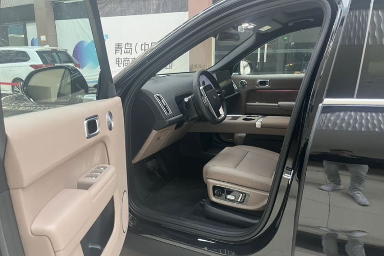 Used Li Auto L8 2025 Ultra Smart Refreshed Edition Interior 4