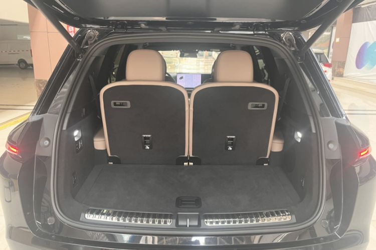 Used Li Auto L8 2025 Ultra Smart Refreshed Edition Interior 7
