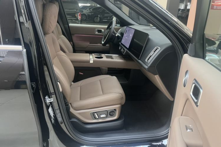 Used Li Auto L8 2025 Ultra Smart Refreshed Edition Interior 9