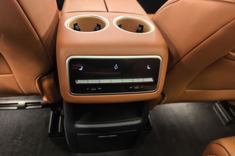 Used Li Auto L8 2023 Pro Model Audio And AC Panel