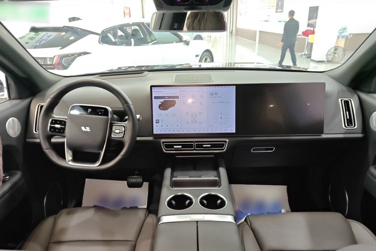 Used Li Auto L8 2023 Pro Model Center Console