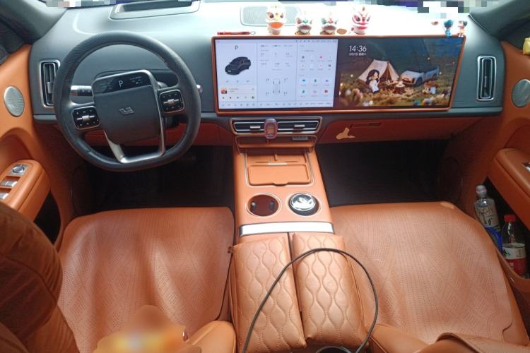 Used Li Auto L8 2023 Pro Model Center Console