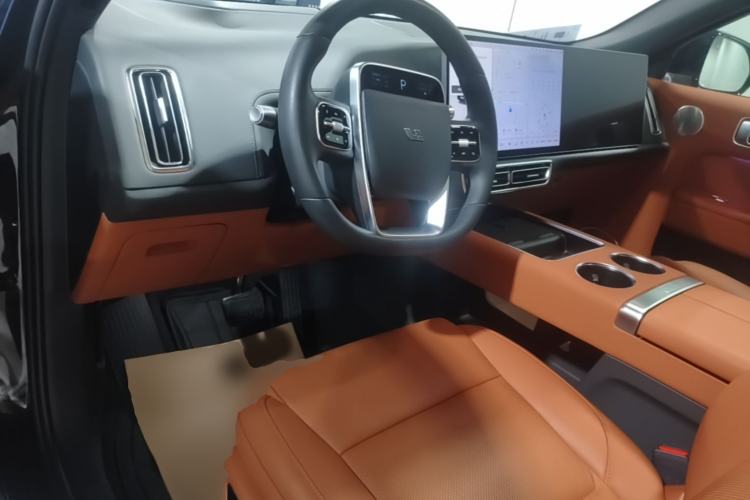 Used Li Auto L8 2023 Pro Model Center Console