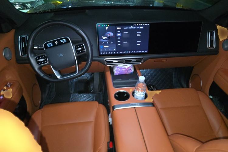 Used Li Auto L8 2023 Pro Model Center Console