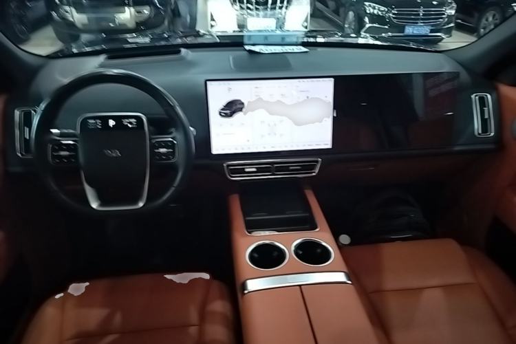 Used Li Auto L8 2023 Pro Model Center Console
