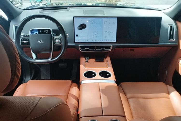 Used Li Auto L8 2023 Pro Model Center Console
