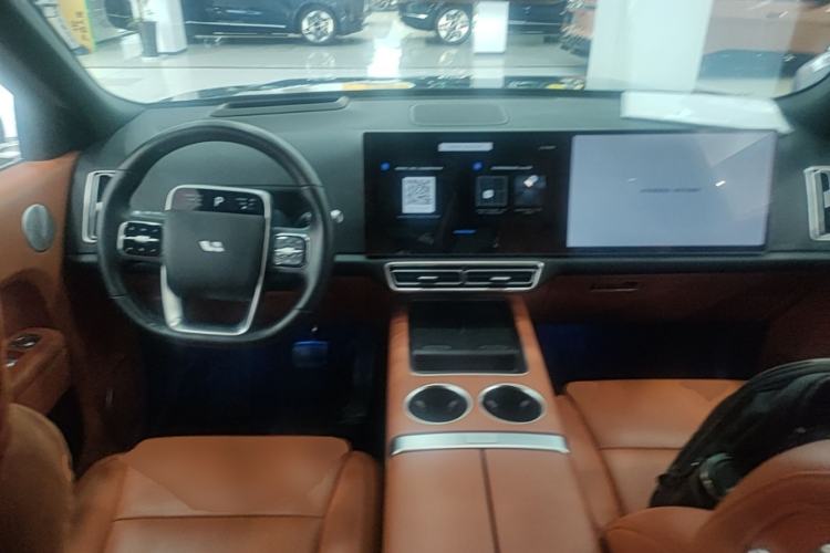 Used Li Auto L8 2023 Pro Model Center Console