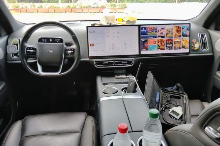 Used Li Auto L8 2023 Pro Model Center Console