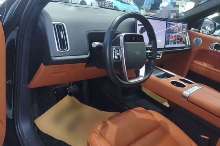 Used Li Auto L8 2023 Pro Model Center Console