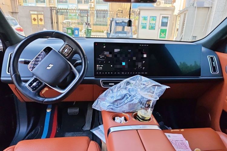 Used Li Auto L8 2023 Pro Model Center Console