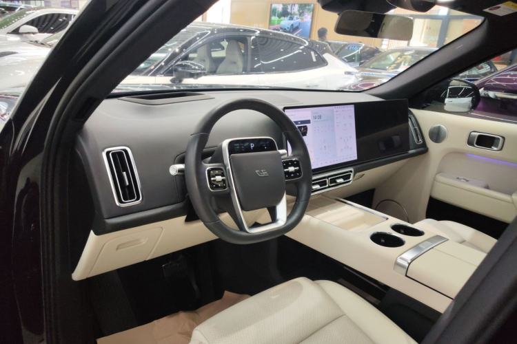 Used Li Auto L8 2023 Pro Model Center Console