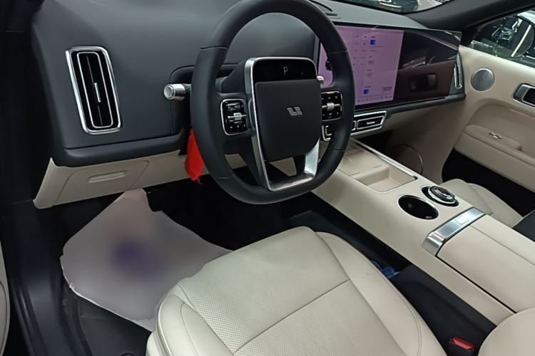 Used Li Auto L8 2023 Pro Model Center Console