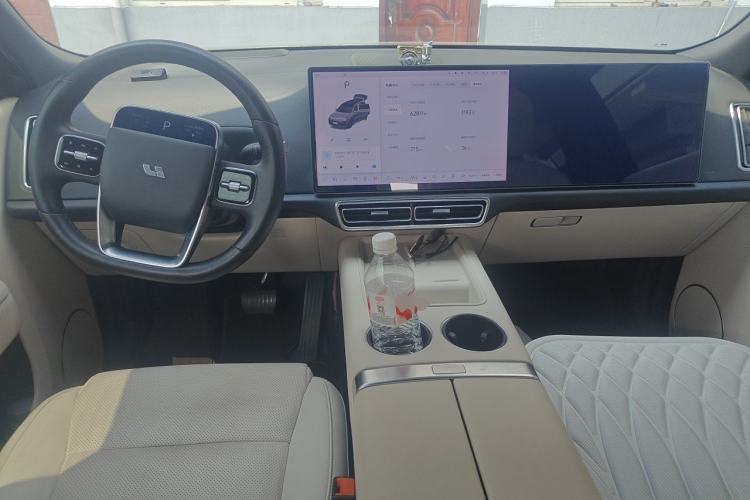 Used Li Auto L8 2023 Pro Model Center Console